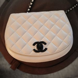 Coco Curved Lambs Leather